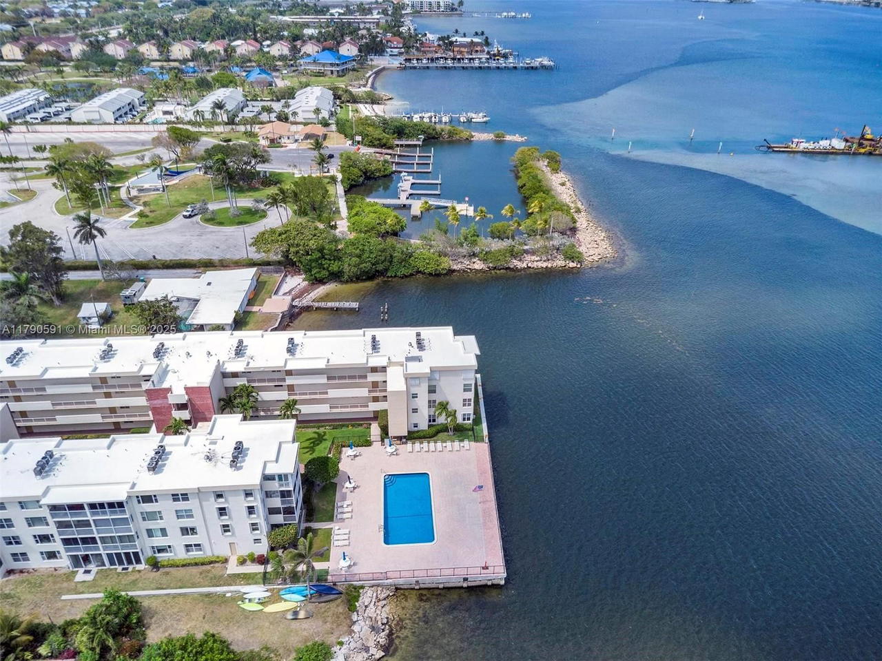 Real estate property located at 1810 New Palm Way #214, Palm Beach, Seacrest Villas Condo, Boynton Beach, FL