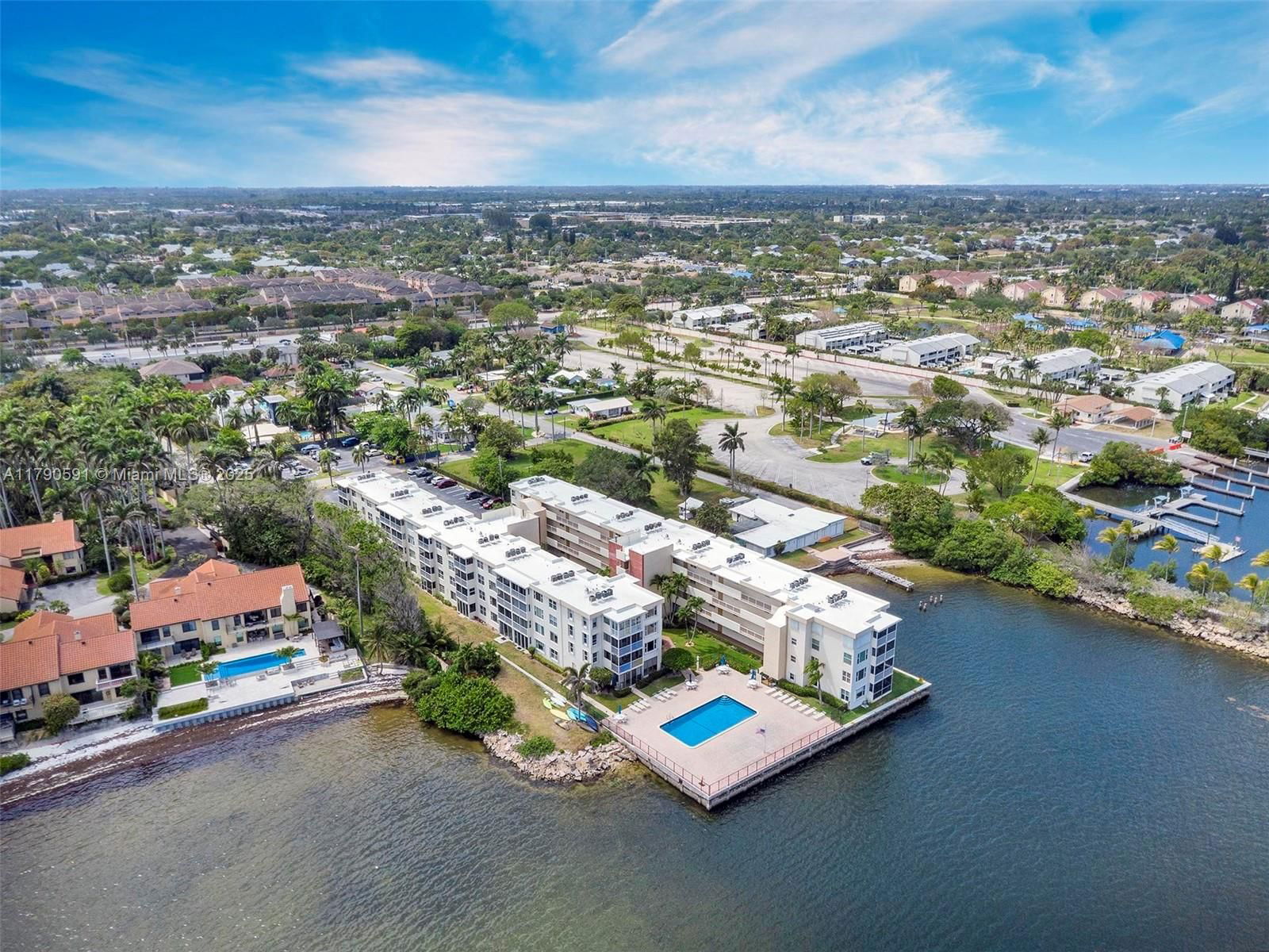 Real estate property located at 1810 New Palm Way #214, Palm Beach, Seacrest Villas Condo, Boynton Beach, FL