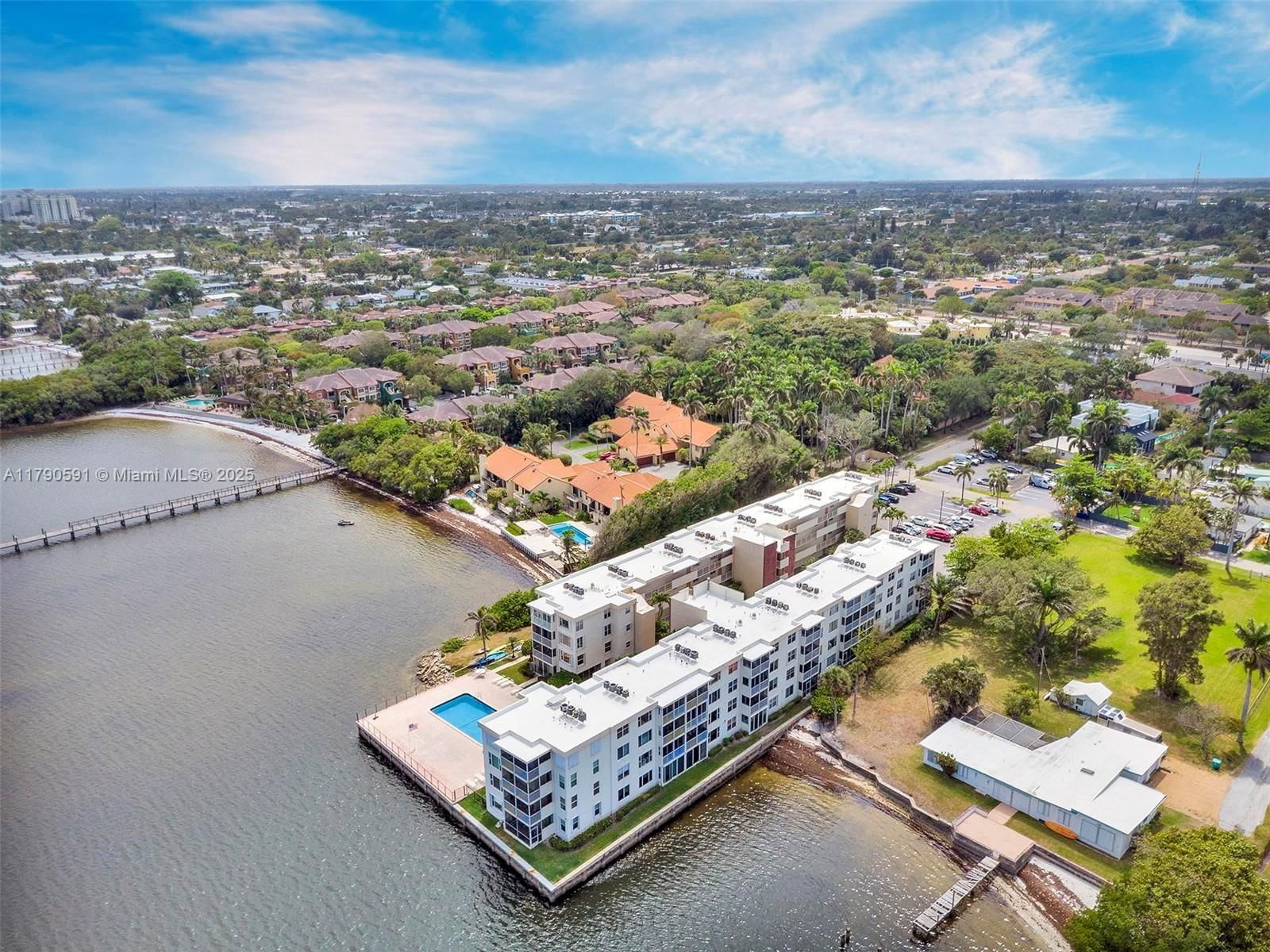 Real estate property located at 1810 New Palm Way #214, Palm Beach, Seacrest Villas Condo, Boynton Beach, FL