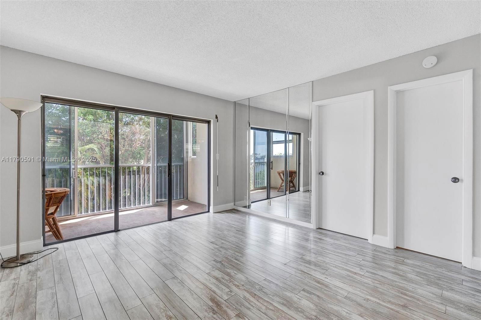 Real estate property located at 1810 New Palm Way #214, Palm Beach, Seacrest Villas Condo, Boynton Beach, FL