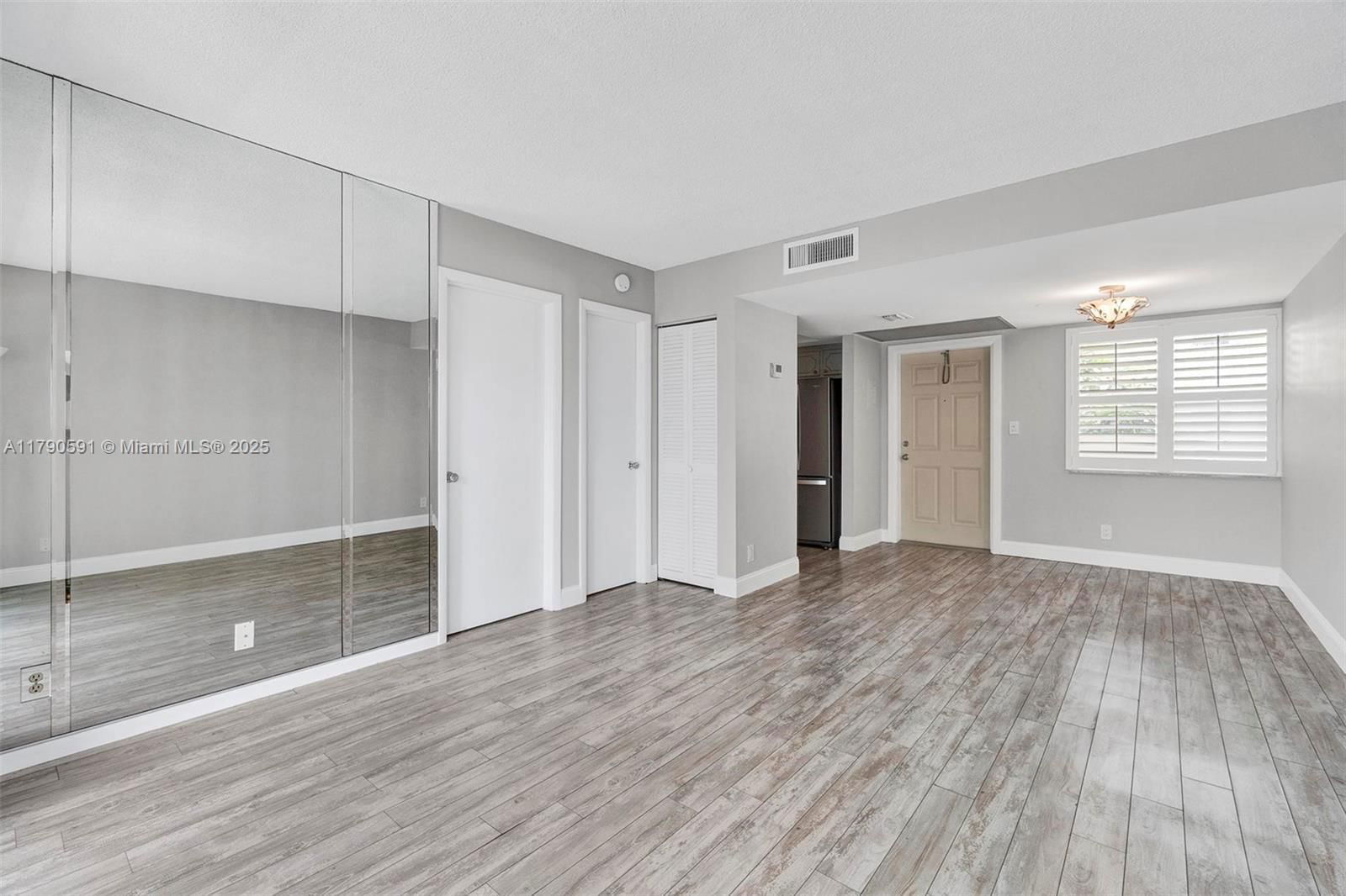Real estate property located at 1810 New Palm Way #214, Palm Beach, Seacrest Villas Condo, Boynton Beach, FL