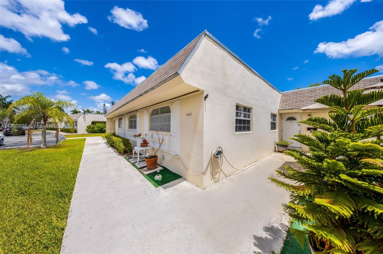 Real estate property located at 16823 113th Ave V41342, Miami-dade, Green Hills Park West No, Miami, FL