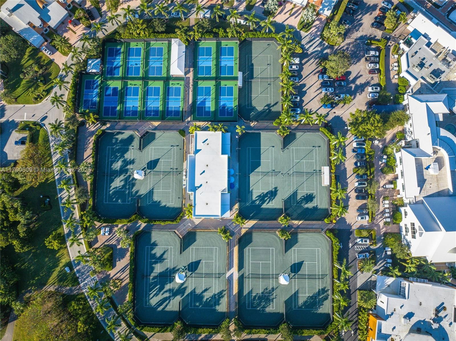 Real estate property located at 121 Spinnaker Ln, Palm Beach, Admirals Cove, Jupiter, FL