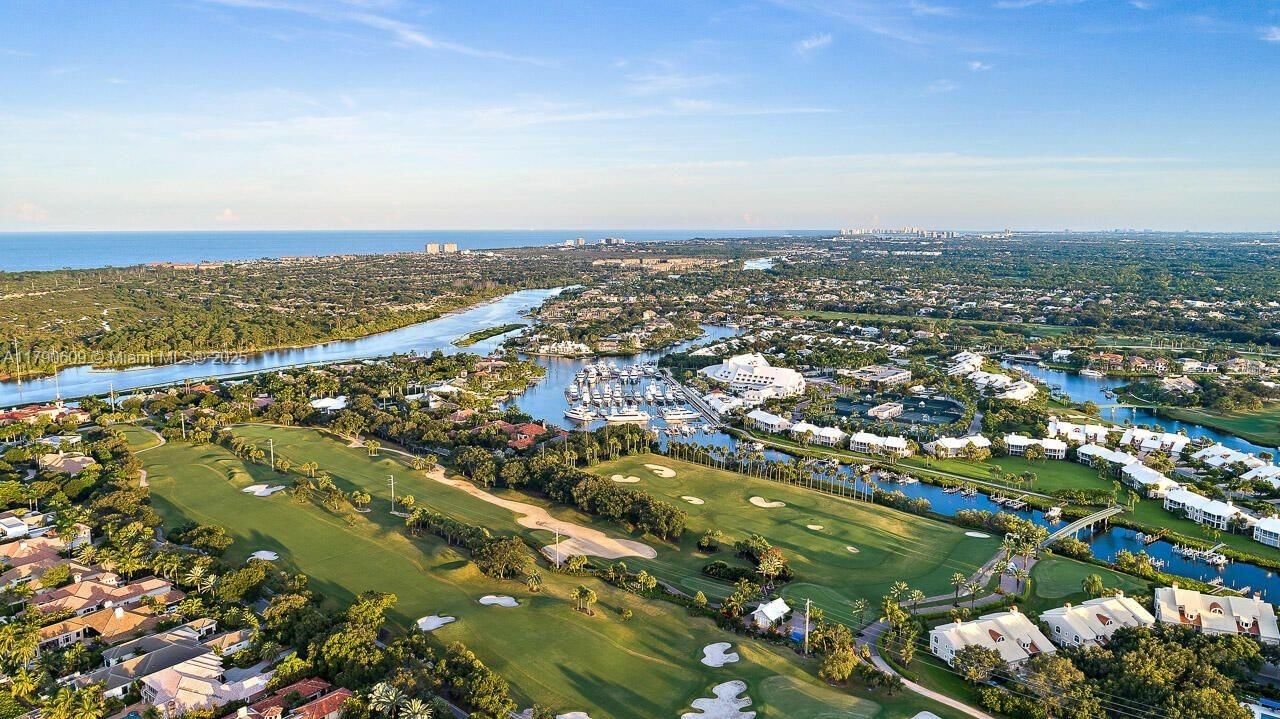 Real estate property located at 121 Spinnaker Ln, Palm Beach, Admirals Cove, Jupiter, FL
