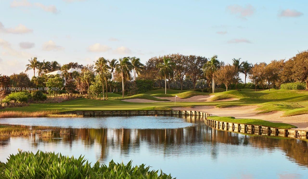 Real estate property located at 121 Spinnaker Ln, Palm Beach, Admirals Cove, Jupiter, FL