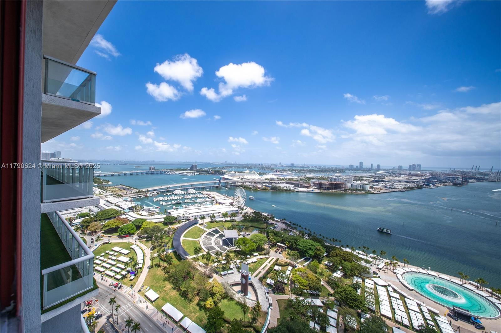 Real estate property located at 50 Biscayne Blvd #4004, Miami-dade, 50 Biscayne Condo, Miami, FL