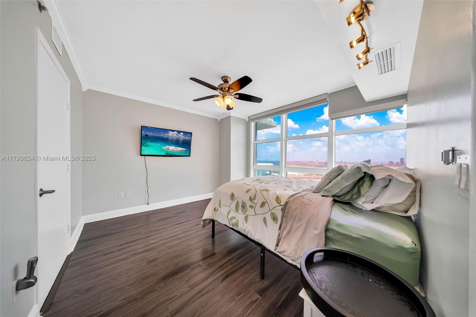 Real estate property located at 50 Biscayne Blvd #4004, Miami-dade, 50 Biscayne Condo, Miami, FL