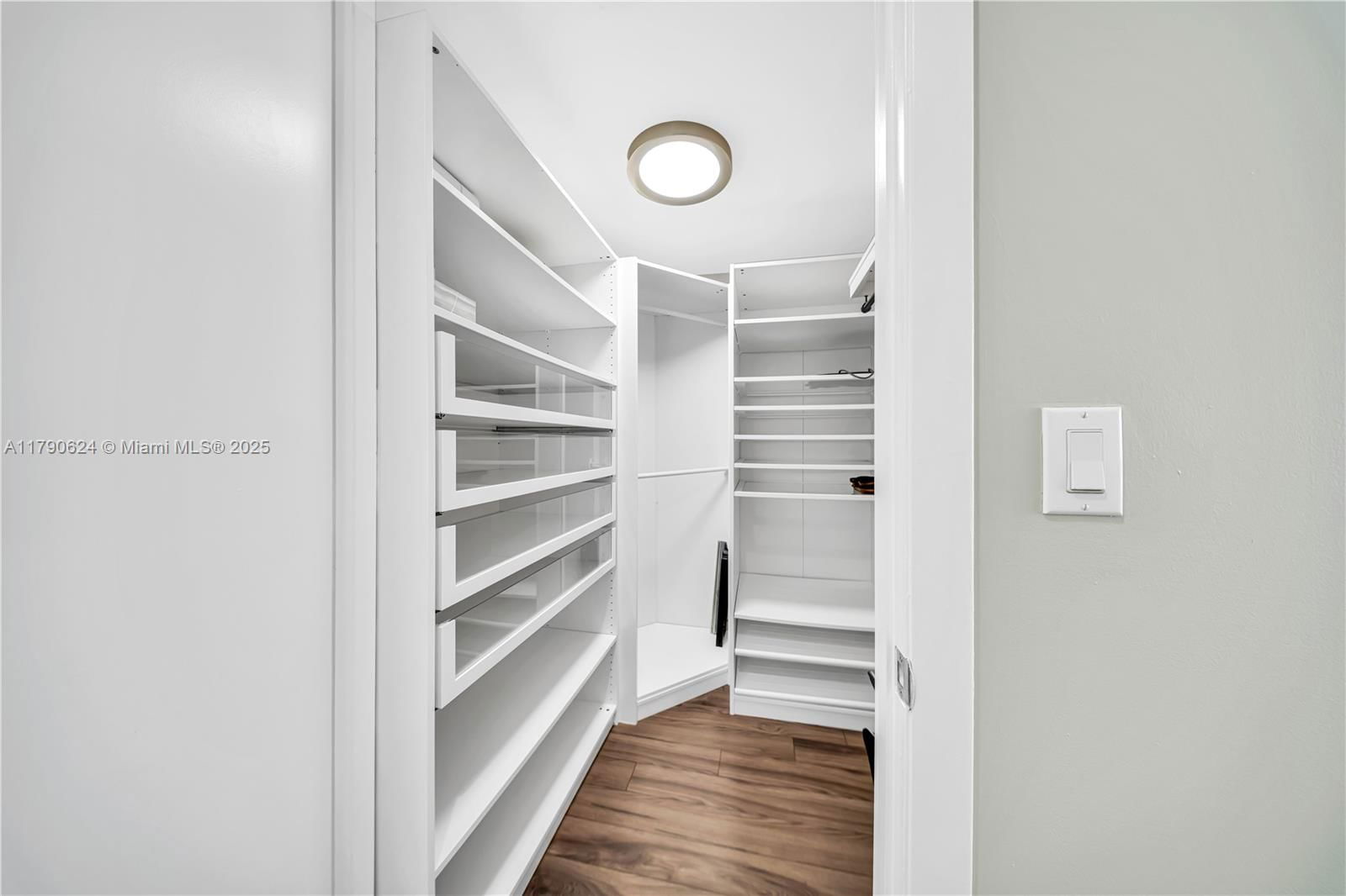 Real estate property located at 50 Biscayne Blvd #4004, Miami-dade, 50 Biscayne Condo, Miami, FL