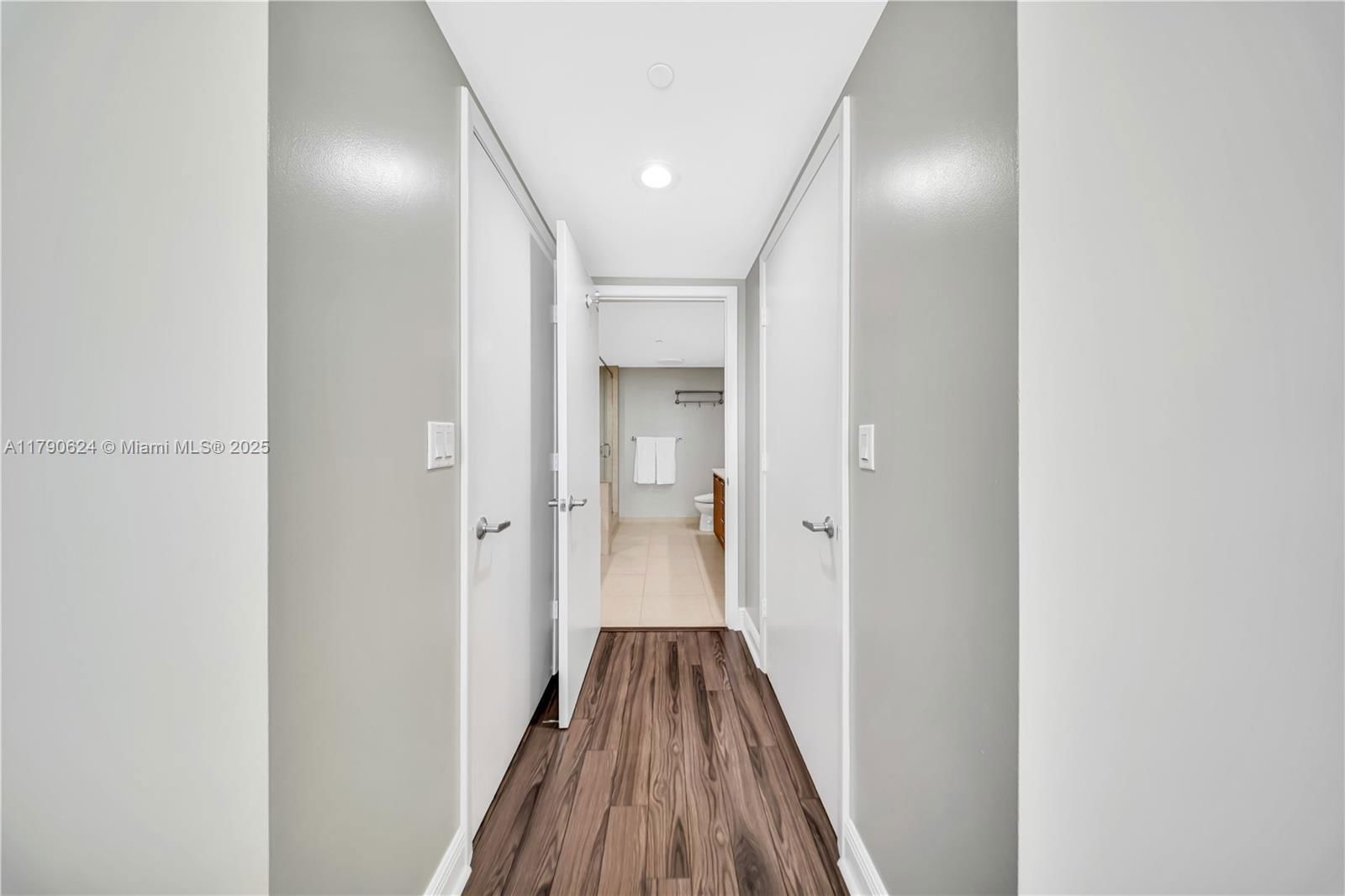 Real estate property located at 50 Biscayne Blvd #4004, Miami-dade, 50 Biscayne Condo, Miami, FL