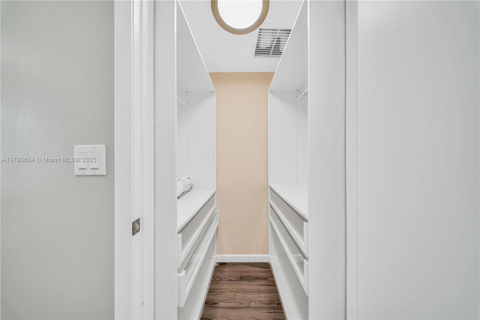 Real estate property located at 50 Biscayne Blvd #4004, Miami-dade, 50 Biscayne Condo, Miami, FL