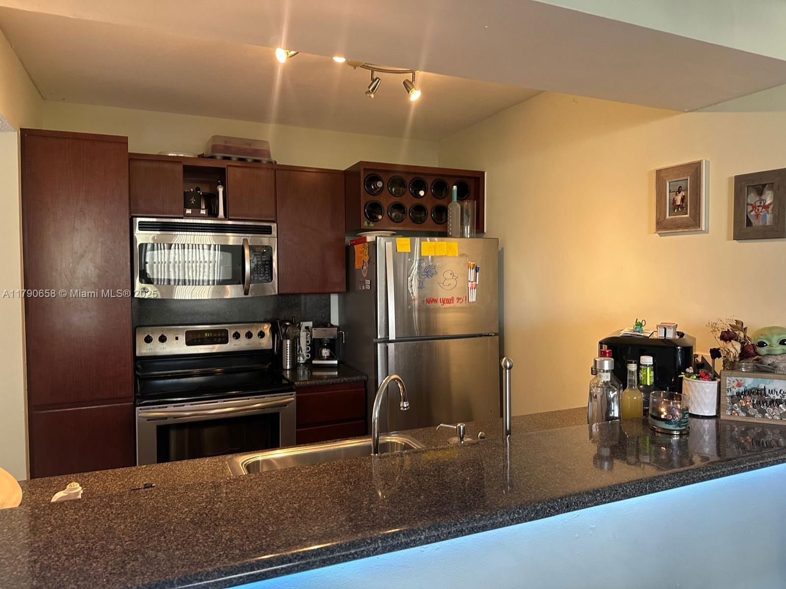 Real estate property located at 8120 Geneva Ct #551, Miami-dade, Las Vistas At Doral Condo, Doral, FL
