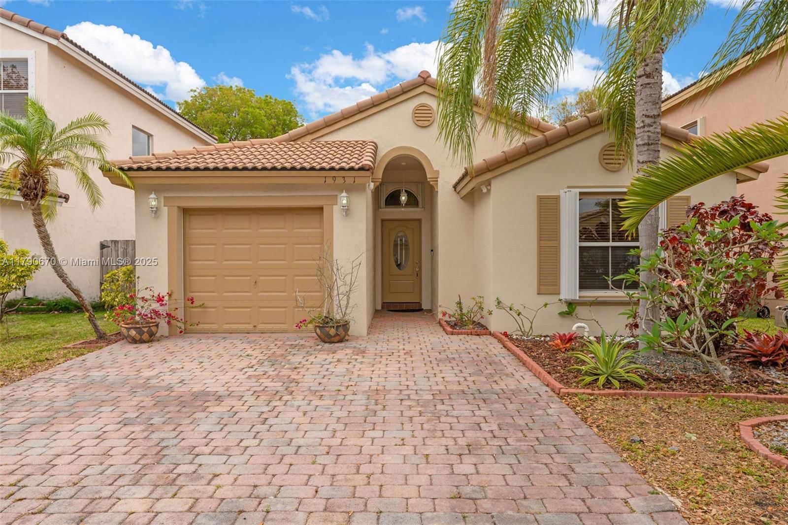 Real estate property located at 1931 14th Ct, Miami-dade, Shores At Keys Gate, Homestead, FL