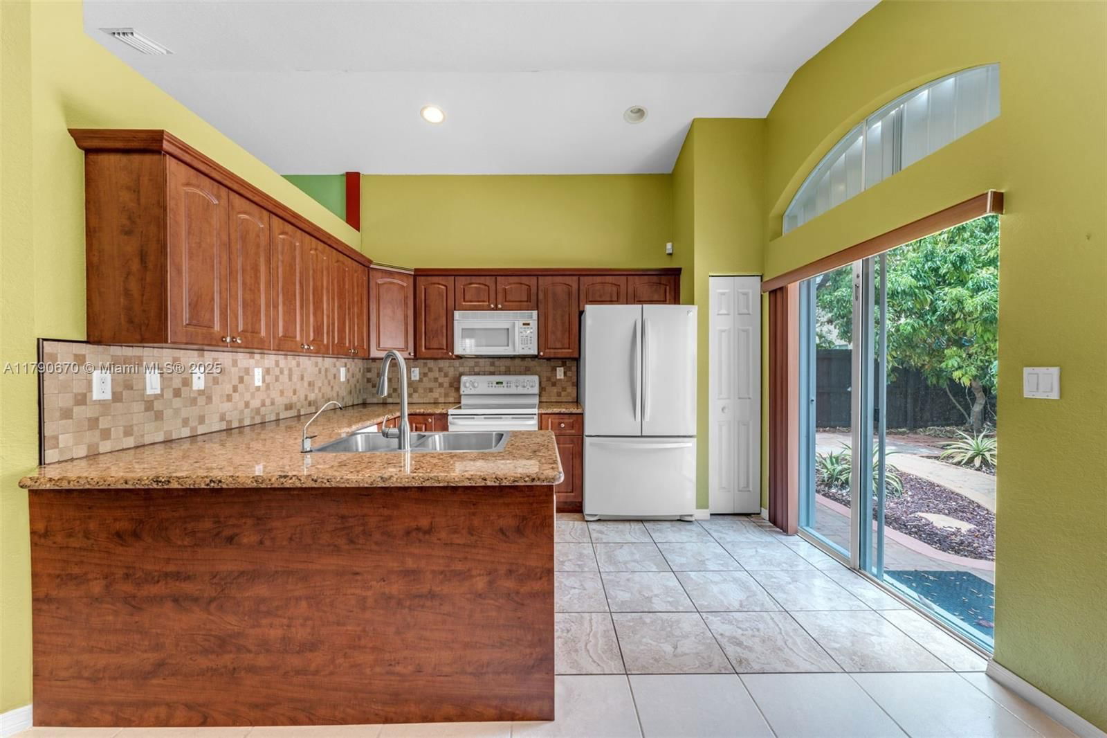 Real estate property located at 1931 14th Ct, Miami-dade, Shores At Keys Gate, Homestead, FL