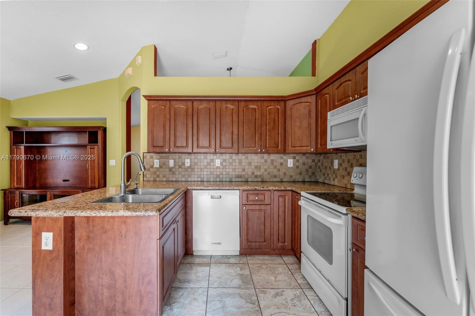 Real estate property located at 1931 14th Ct, Miami-dade, Shores At Keys Gate, Homestead, FL
