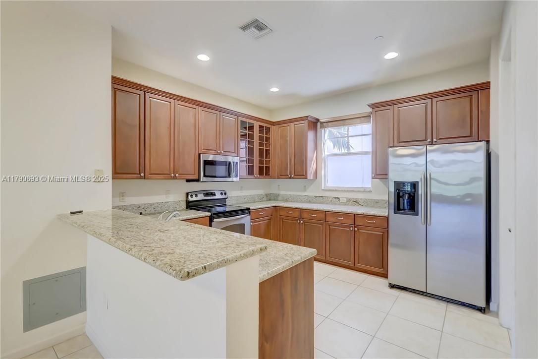 Real estate property located at 1033 17th Way #2102, Broward, Villa Medici Condo, Fort Lauderdale, FL