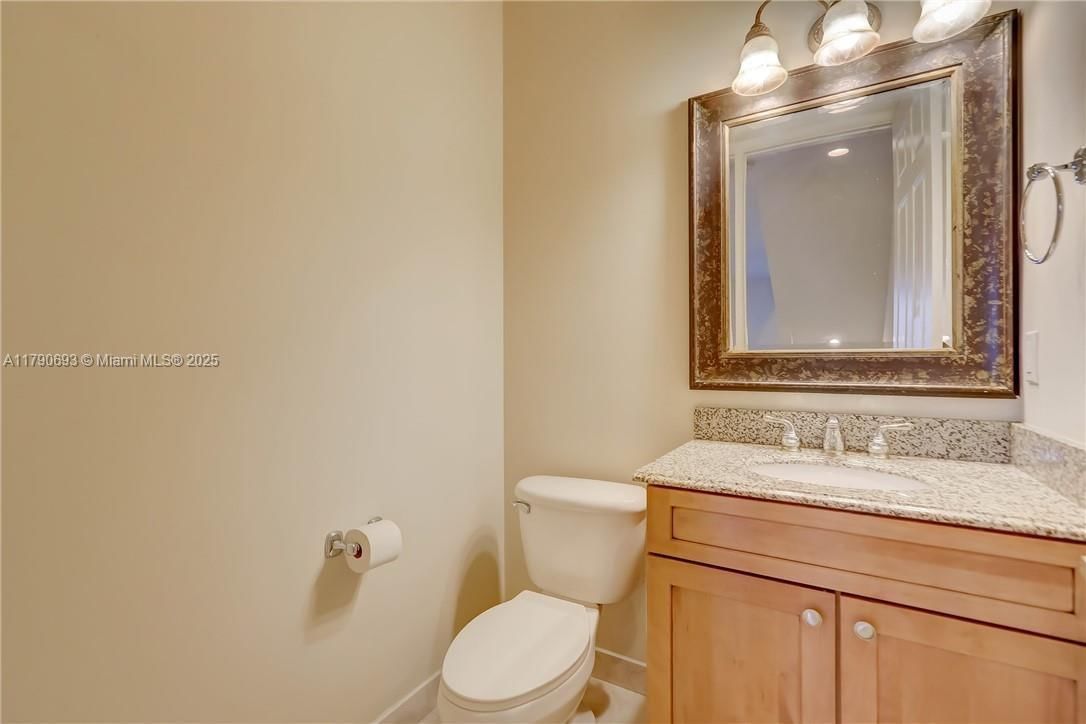 Real estate property located at 1033 17th Way #2102, Broward, Villa Medici Condo, Fort Lauderdale, FL