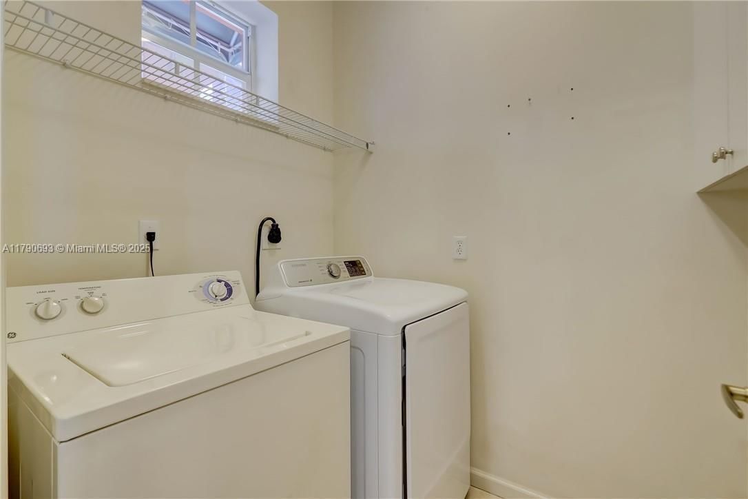 Real estate property located at 1033 17th Way #2102, Broward, Villa Medici Condo, Fort Lauderdale, FL