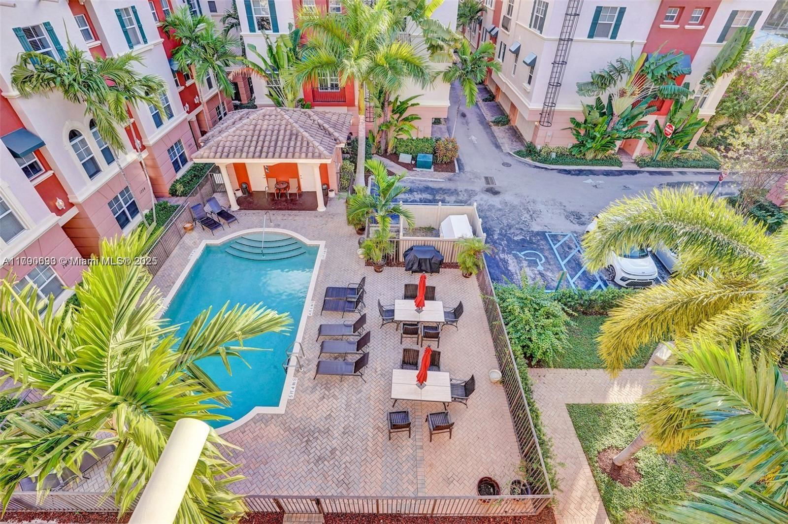 Real estate property located at 1033 17th Way #2102, Broward, Villa Medici Condo, Fort Lauderdale, FL