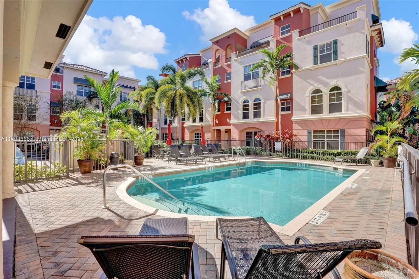 Real estate property located at 1033 17th Way #2102, Broward, Villa Medici Condo, Fort Lauderdale, FL