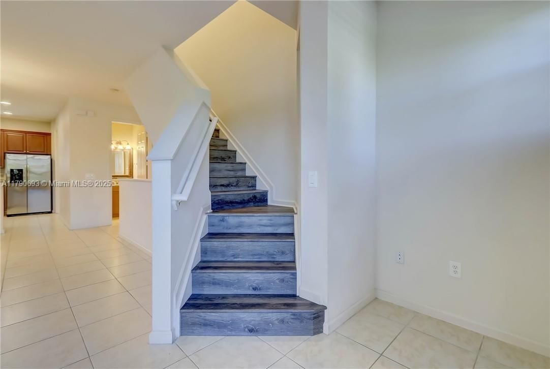 Real estate property located at 1033 17th Way #2102, Broward, Villa Medici Condo, Fort Lauderdale, FL