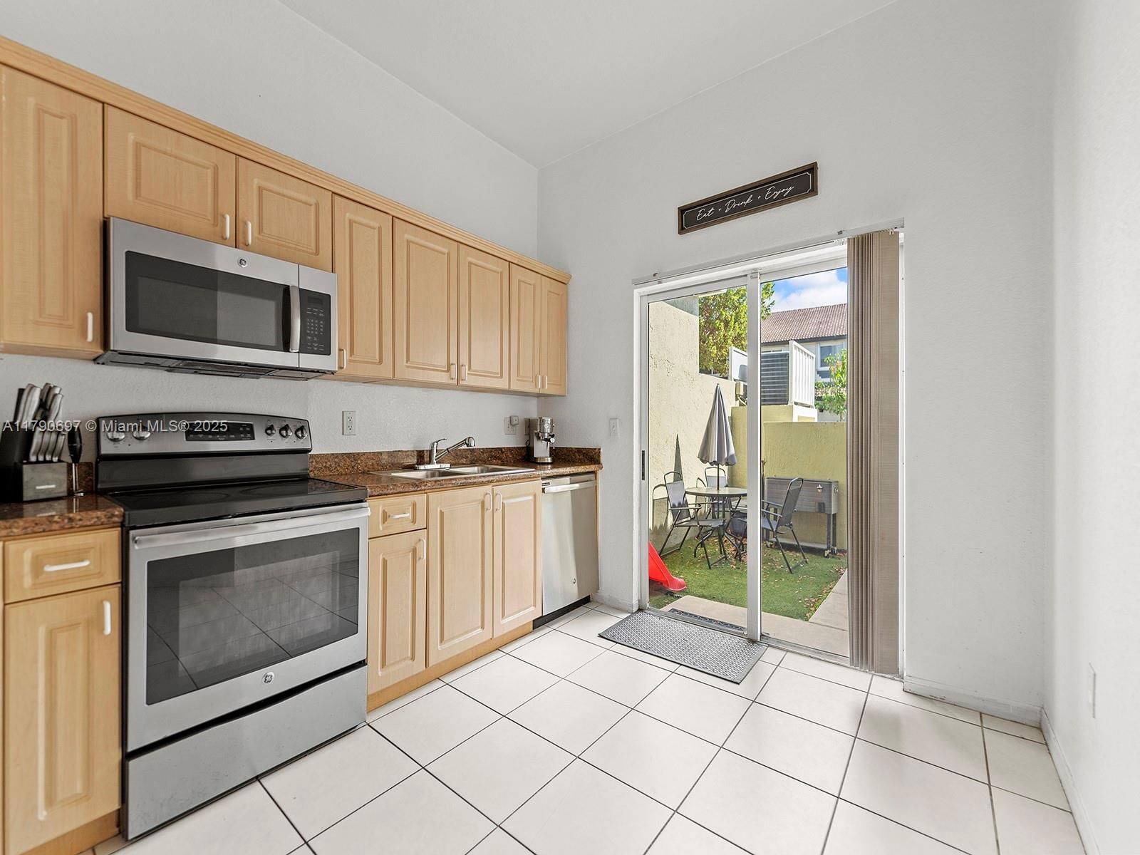 Real estate property located at 2352 21st St, Miami-dade, Towngate North, Homestead, FL