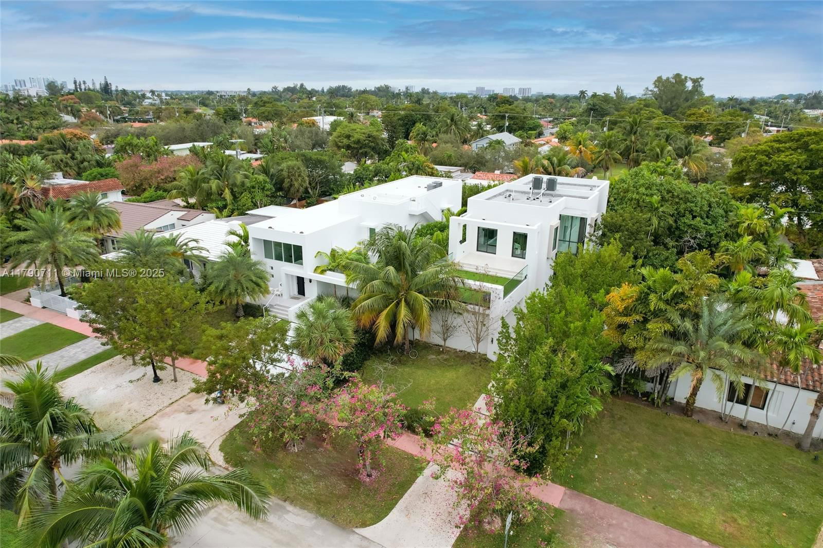 Real estate property located at 1311 Bay Dr, Miami-dade, Ocean Side Sec Of The Isl, Miami Beach, FL