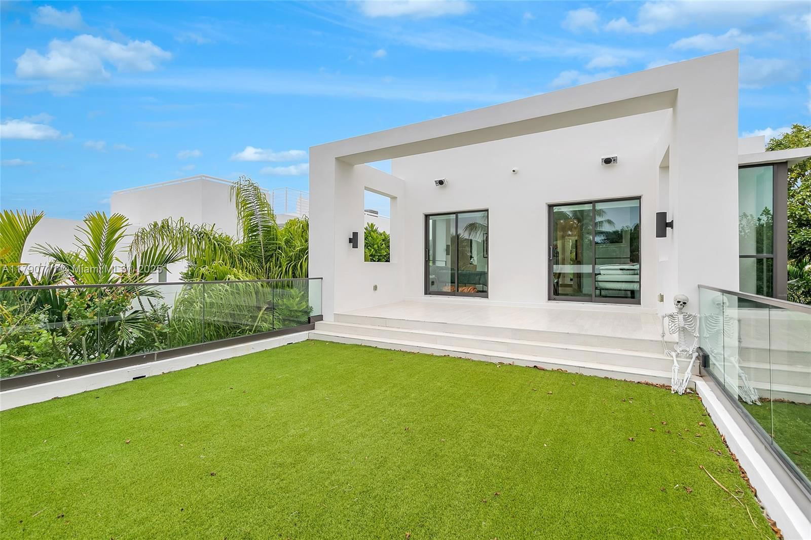 Real estate property located at 1311 Bay Dr, Miami-dade, Ocean Side Sec Of The Isl, Miami Beach, FL