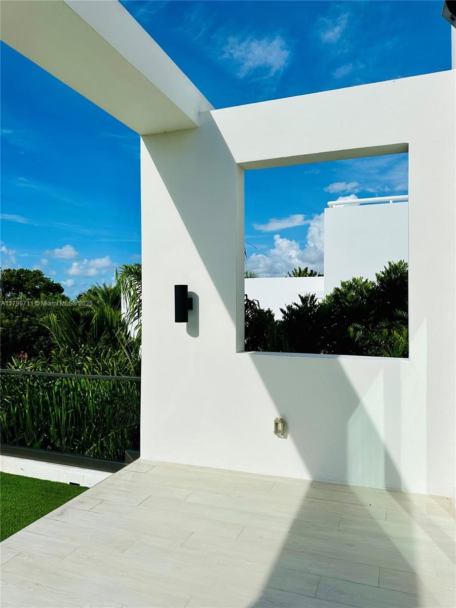 Real estate property located at 1311 Bay Dr, Miami-dade, Ocean Side Sec Of The Isl, Miami Beach, FL