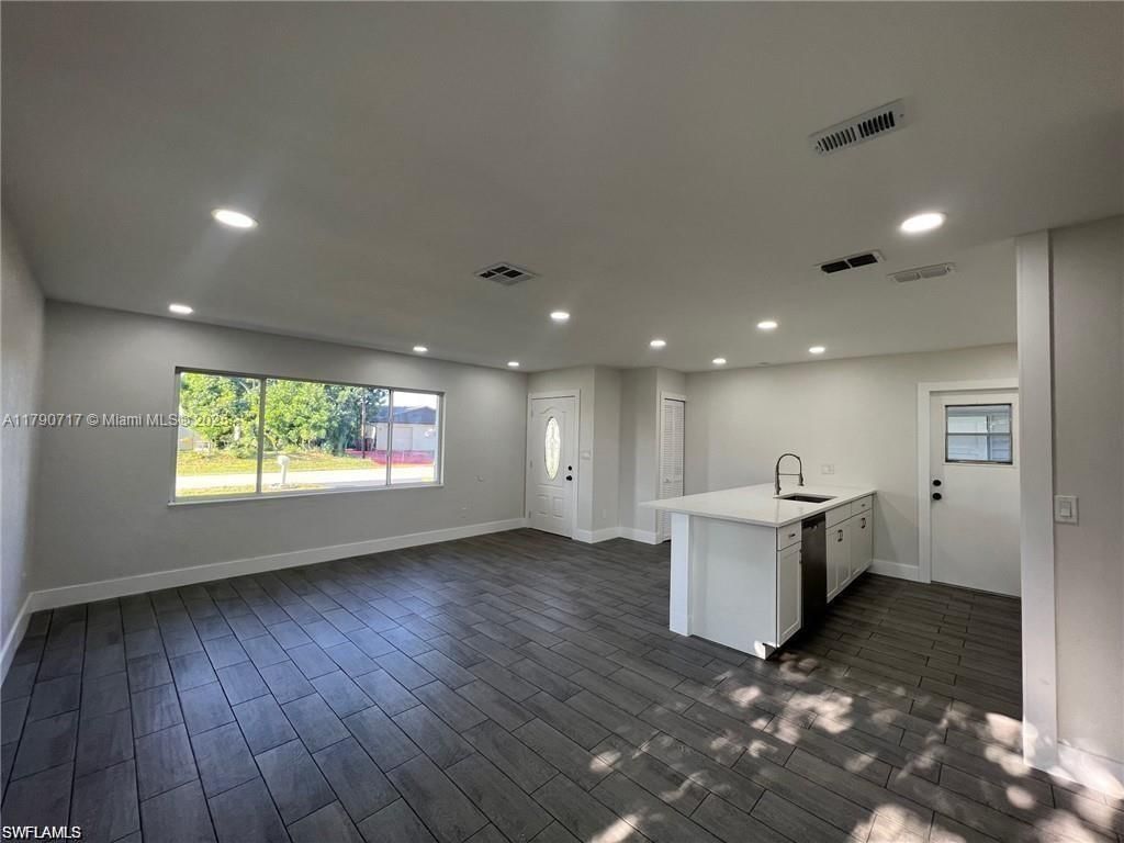 Real estate property located at 1109 Grifford Ave N, Lee, Lehigh Acres, Lehigh Acres, FL