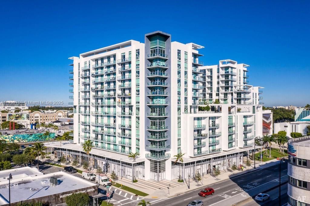 Real estate property located at 3900 Biscayne Blvd N-821, Miami-dade, Quadro Condo, Miami, FL