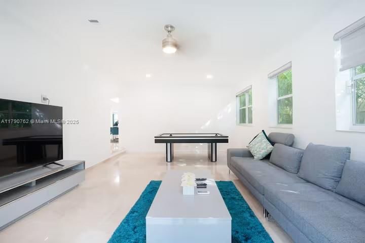 Real estate property located at 17650 19th Ave, Miami-dade, Fulford By Sea Sec A, North Miami Beach, FL