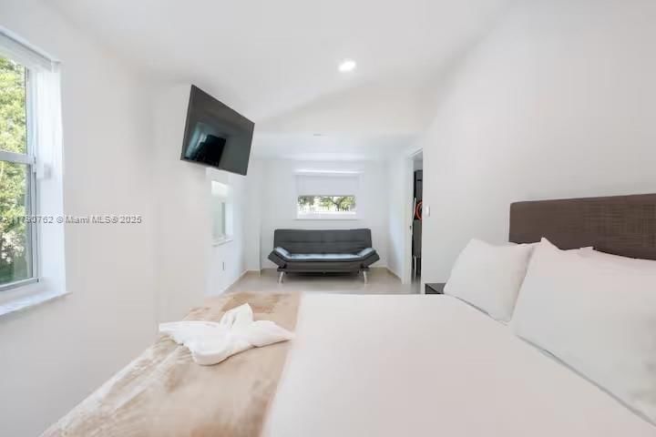 Real estate property located at 17650 19th Ave, Miami-dade, Fulford By Sea Sec A, North Miami Beach, FL