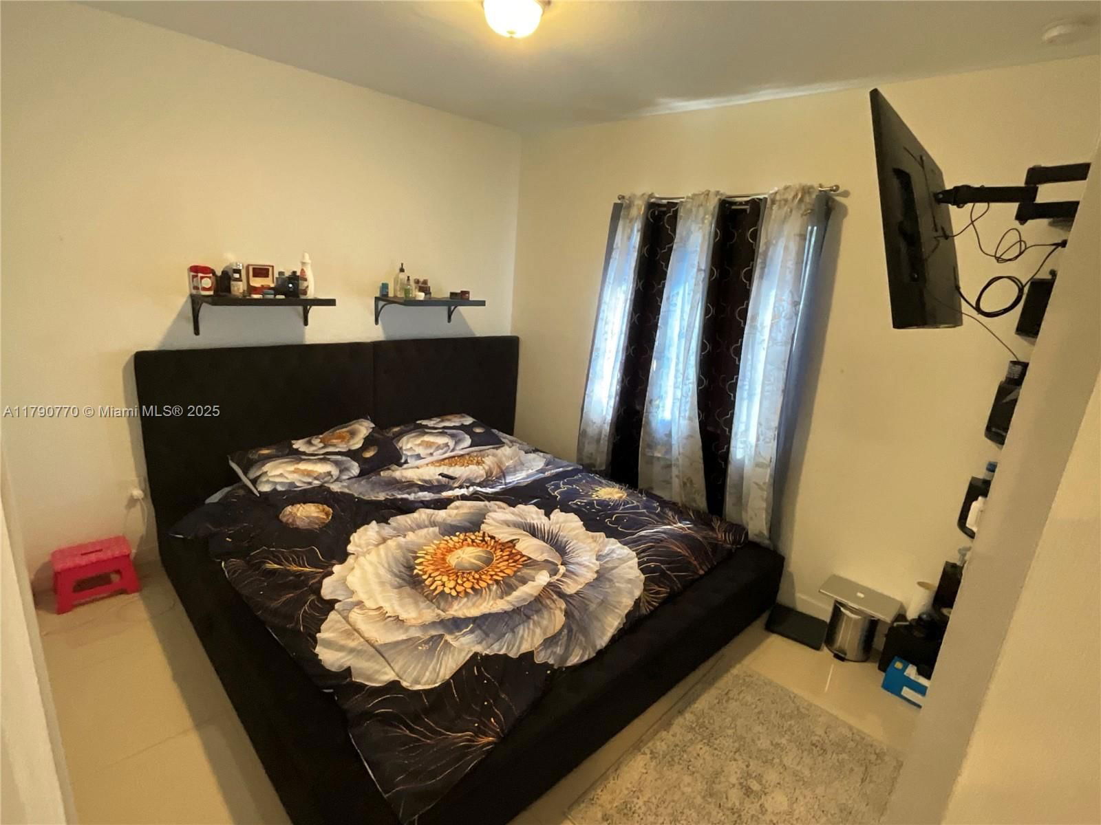 Real estate property located at 8297 12th Pl, Miami-dade, Crescent Heights, Miami, FL