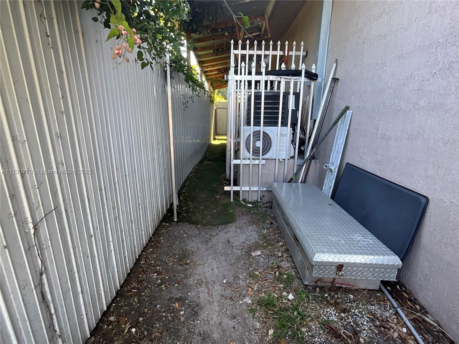 Real estate property located at 8297 12th Pl, Miami-dade, Crescent Heights, Miami, FL