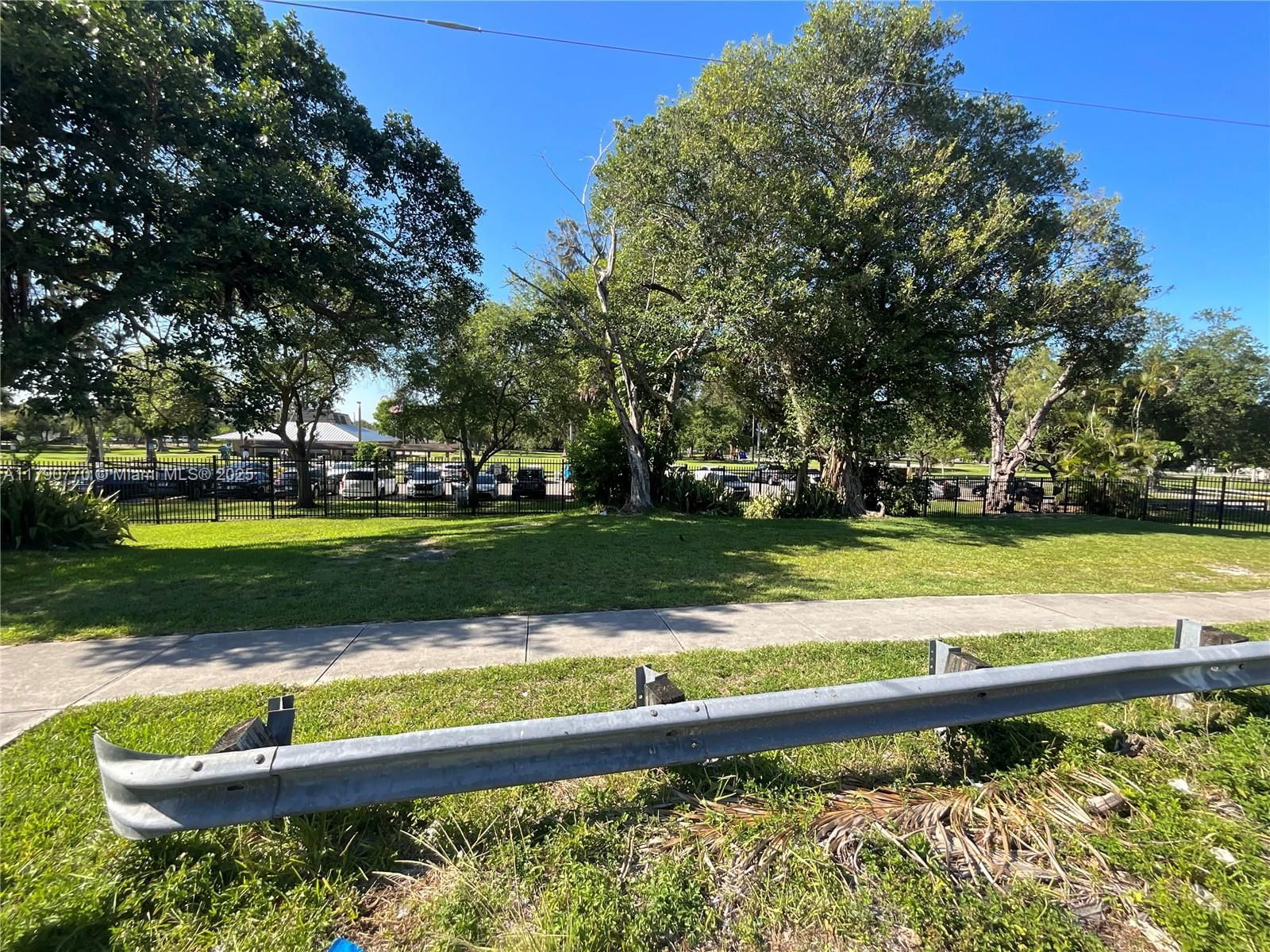 Real estate property located at 8297 12th Pl, Miami-dade, Crescent Heights, Miami, FL