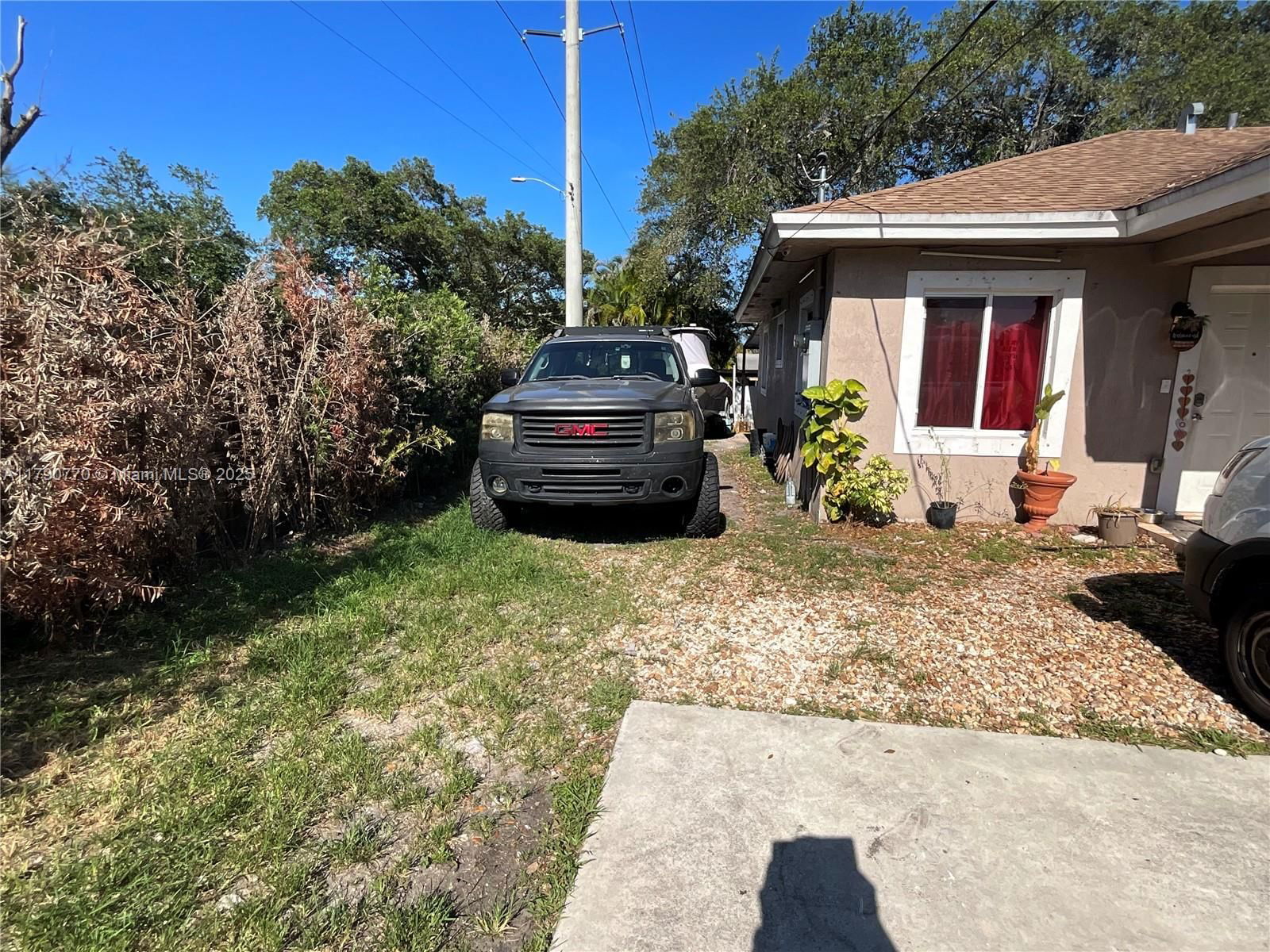 Real estate property located at 8297 12th Pl, Miami-dade, Crescent Heights, Miami, FL