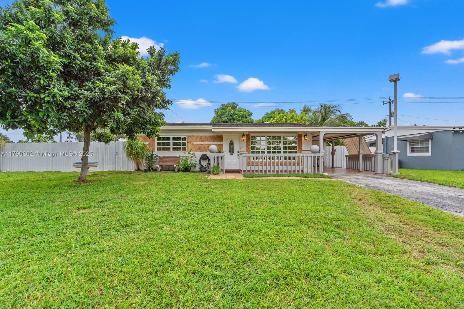Real estate property located at 6800 26th St, Broward, Palm Lane Homes In Mirama, Miramar, FL