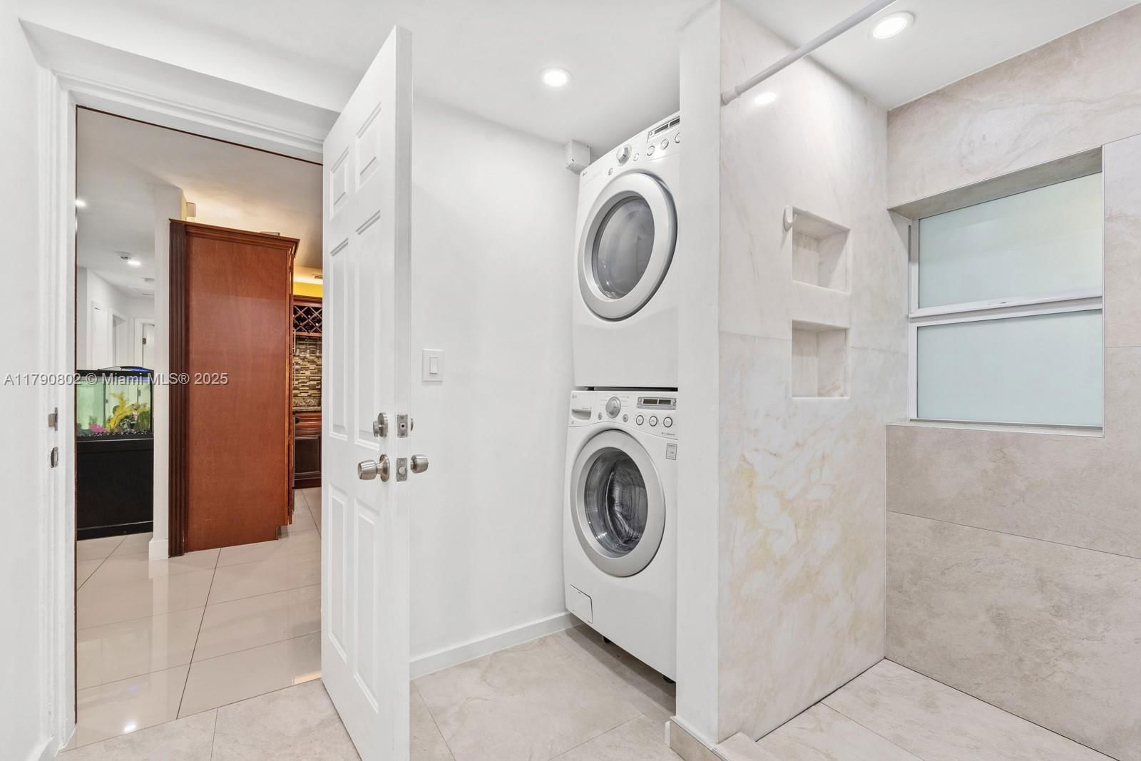 Real estate property located at 6800 26th St, Broward, Palm Lane Homes In Mirama, Miramar, FL