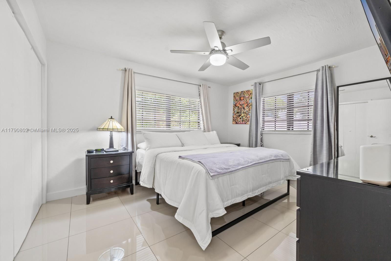 Real estate property located at 6800 26th St, Broward, Palm Lane Homes In Mirama, Miramar, FL