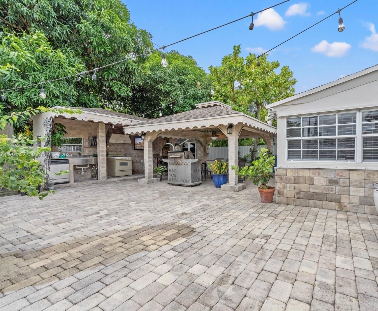 Real estate property located at 6800 26th St, Broward, Palm Lane Homes In Mirama, Miramar, FL