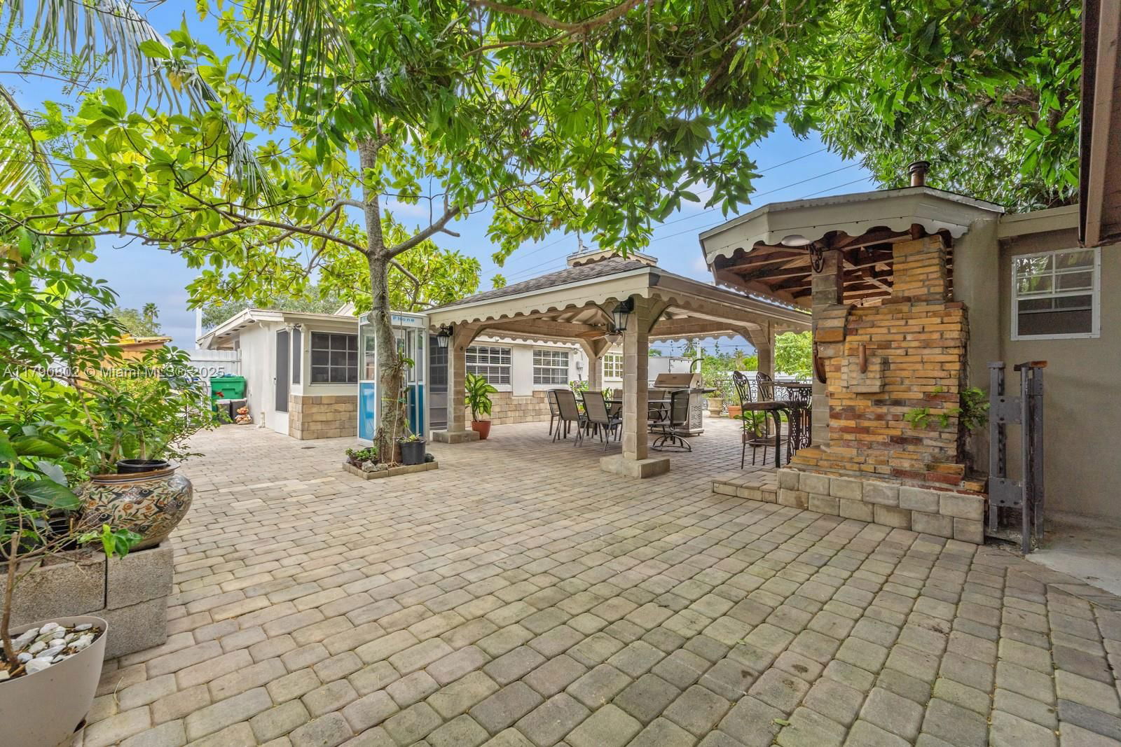 Real estate property located at 6800 26th St, Broward, Palm Lane Homes In Mirama, Miramar, FL