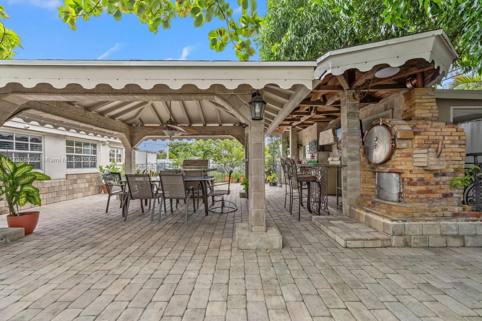 Real estate property located at 6800 26th St, Broward, Palm Lane Homes In Mirama, Miramar, FL