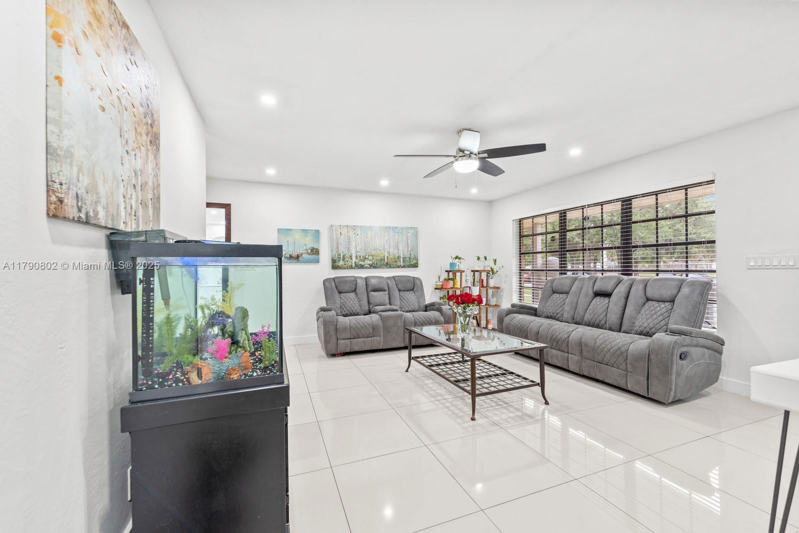 Real estate property located at 6800 26th St, Broward, Palm Lane Homes In Mirama, Miramar, FL