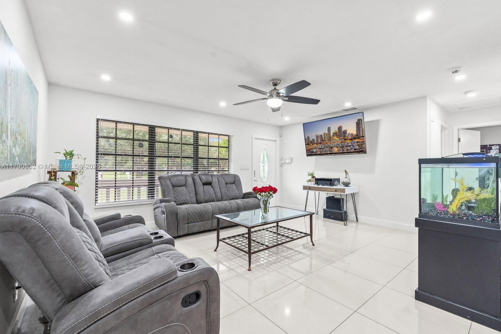 Real estate property located at 6800 26th St, Broward, Palm Lane Homes In Mirama, Miramar, FL