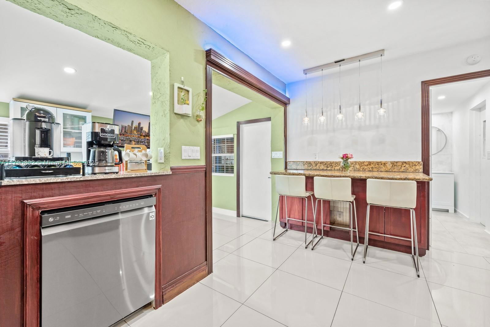 Real estate property located at 6800 26th St, Broward, Palm Lane Homes In Mirama, Miramar, FL
