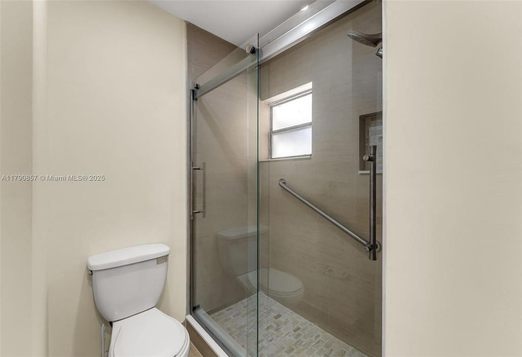 Real estate property located at 9130 101st Ave, Miami-dade, Kendale Country Club Ests, Miami, FL
