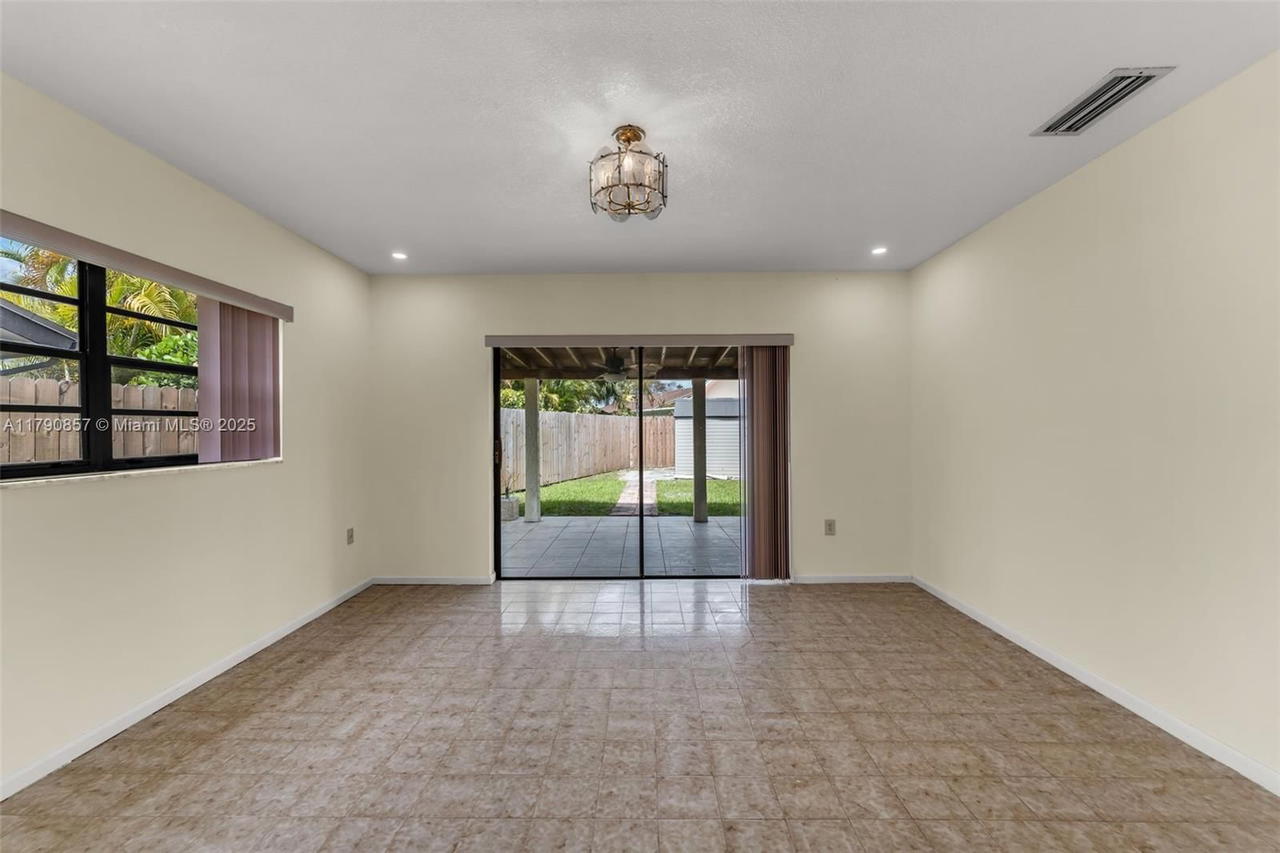 Real estate property located at 9130 101st Ave, Miami-dade, Kendale Country Club Ests, Miami, FL