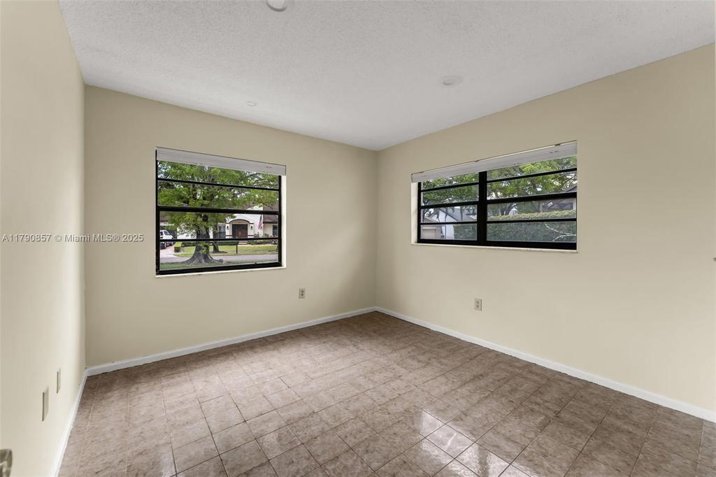 Real estate property located at 9130 101st Ave, Miami-dade, Kendale Country Club Ests, Miami, FL