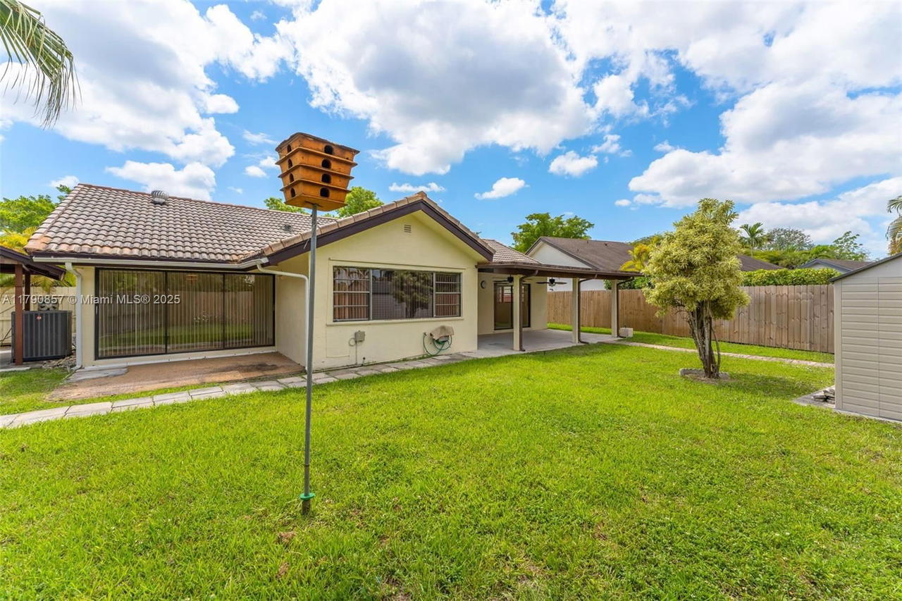 Real estate property located at 9130 101st Ave, Miami-dade, Kendale Country Club Ests, Miami, FL