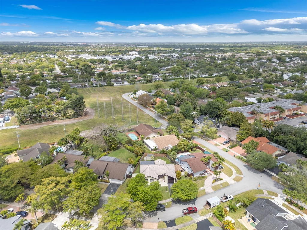 Real estate property located at 9130 101st Ave, Miami-dade, Kendale Country Club Ests, Miami, FL
